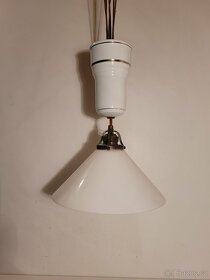 dobová porcelánová stahovačka, stahovací lustr, bílý širm