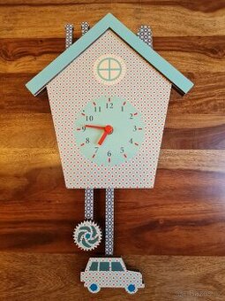 Tomovy nástěnne hodiny, funkční