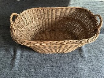 Proutěný koš