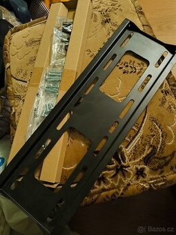 Držák na tv úplně nový, jen rozbalený