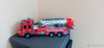 HASIČSKÉ AUTO S DOPLŇKY