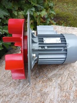 Prodám  motor  MEZ Mohelnice 1.1 kw 2800 ot.