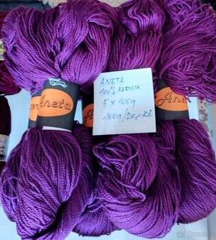 Pletací příze, vlny.