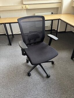 Kancelářská židle s opěrkami - 1