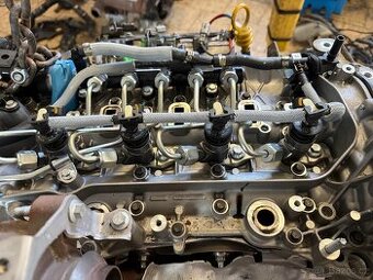 Prodám díly z motoru Renault typ R9N