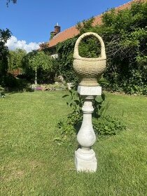 Doprodej Betonové sloupky a podstavce, květináče