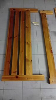 Dřevěná postel včetně roštu 160 x 200 cm