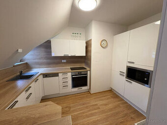 pronájem bytu 2+KK, 67m2 + sklep, Harrachov komplet vybaven