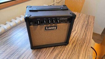 Kombo pro akustické nástroje Laney LA15C