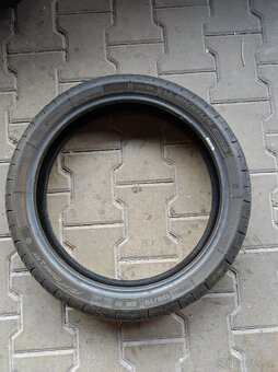 Moto pneu Michelin