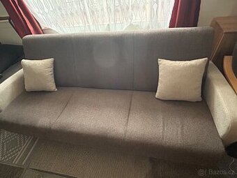 Rozkládací pohovka s úložným prostorem