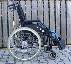084-Mechanický invalidní vozík Meyra.