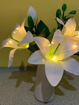 Lampa Kytice z foamiranu