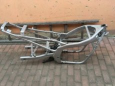 Suzuki GS 500E-rám - 1