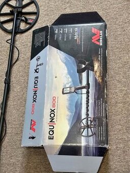Detektor kovů Minelab Equinox 800