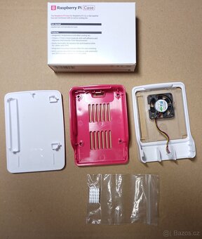 Pouzdro krabička case Raspberry Pi 5 oficiální červeno-bílé