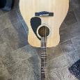 Akustická kytara Yamaha F310