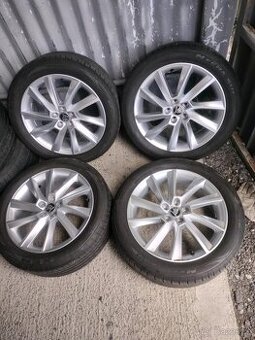 4ks alu disky orig. Škoda 5x100 R17 zanovne pneu 205/55 r17
