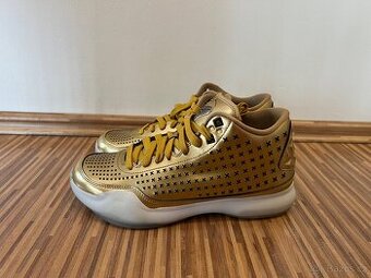 Nike Kobe 10 Mid Ext Liquid Gold - 1