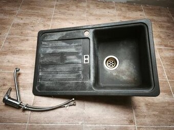 Granitový dřez Franke s baterií - 1