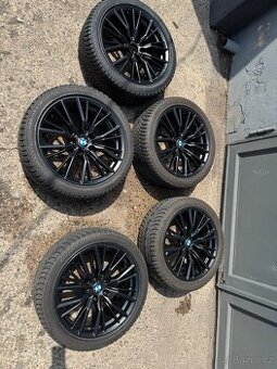 Originální m bmw kola R18 5 ks Zimní pneu NOKIAN