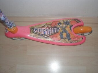 hezká koloběžka Gormiti, do 30 kg