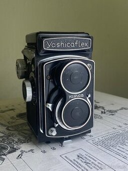 Yashicaflex – dvouoká zrcadlovka + příslušenství – krásný st