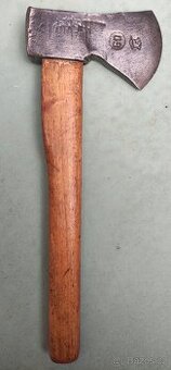 Sekera.