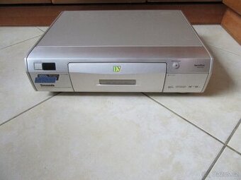 Nabízím video Panasonic NV-DV1000EC. Nefunkční. Nekompletní.