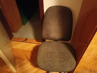 Pohodlná kancelářská židle