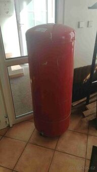 Prodám expanzní nádoby 140l a 200l
