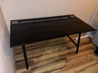 Herní stůl Ikea UTESPELARE
