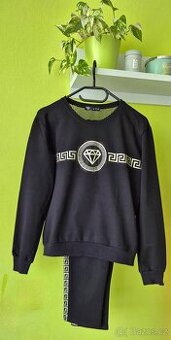 Elegantní dámská souprava