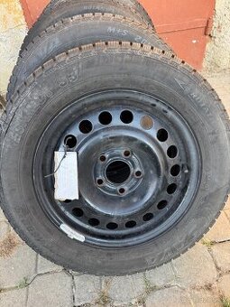 Prodám zimní pneumatiky s disky - eskimo S3 205/60R15