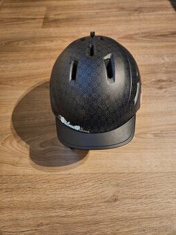 lyžařská helma Salomon