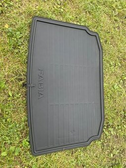 Škoda Fabia 4 oboustranný koberec ko kufru