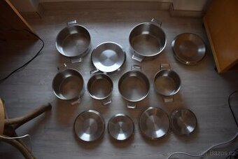 Sada nerezových hrnců