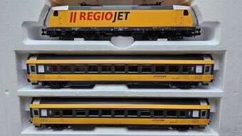 Nová lokomotiva Traxx BR 386 Regiojet, digitál H0 + 2 vagony