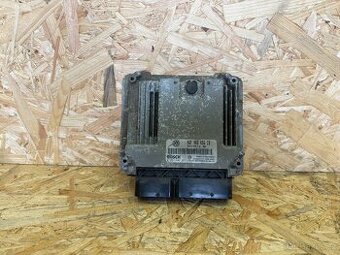 ŘÍDICÍ JEDNOTKA MOTORU 2.0 FSI 06F906056CB - 1