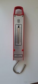 Retro mechanická váha s hákem – československá výroba