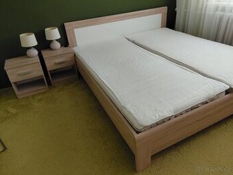 Postel+komoda+noční stolky
