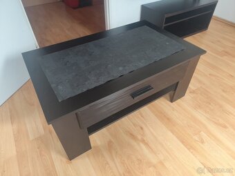 Jídelní a konferenční stůl