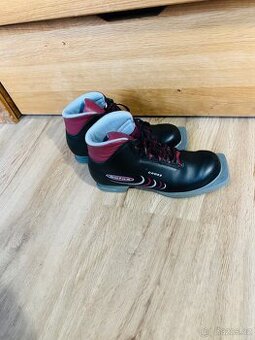 Plně funkční boty na běžky Botas Cross NN75 (39 EU)