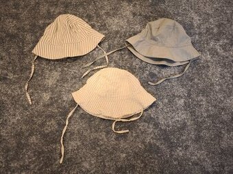 Sada 3ks - DĚTSKÉ KLOBOUČKY zn. H&M vel. 98/104 - jako nové