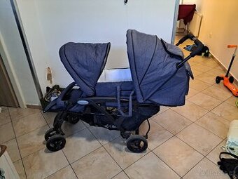 Kočárek sourozenecký