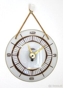 Prim - skleněné nástěnné hodiny v bruselském stylu