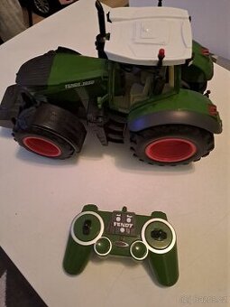 Traktor na dálkové ovládání