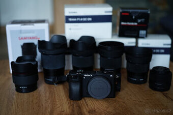 SONY a6300 s objektivy SIGMA a SAMYANG (pro Sony E)