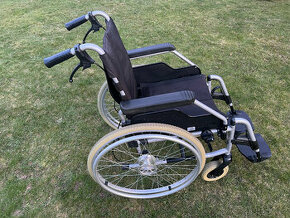 Meyra mechanický invalidní vozík 43cm bržděný