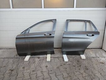 Mercedes benz W205 - dva skelety dveří + lampa